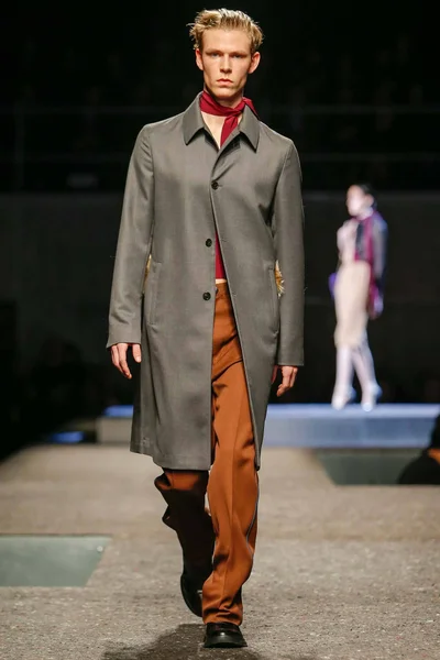 Look 26